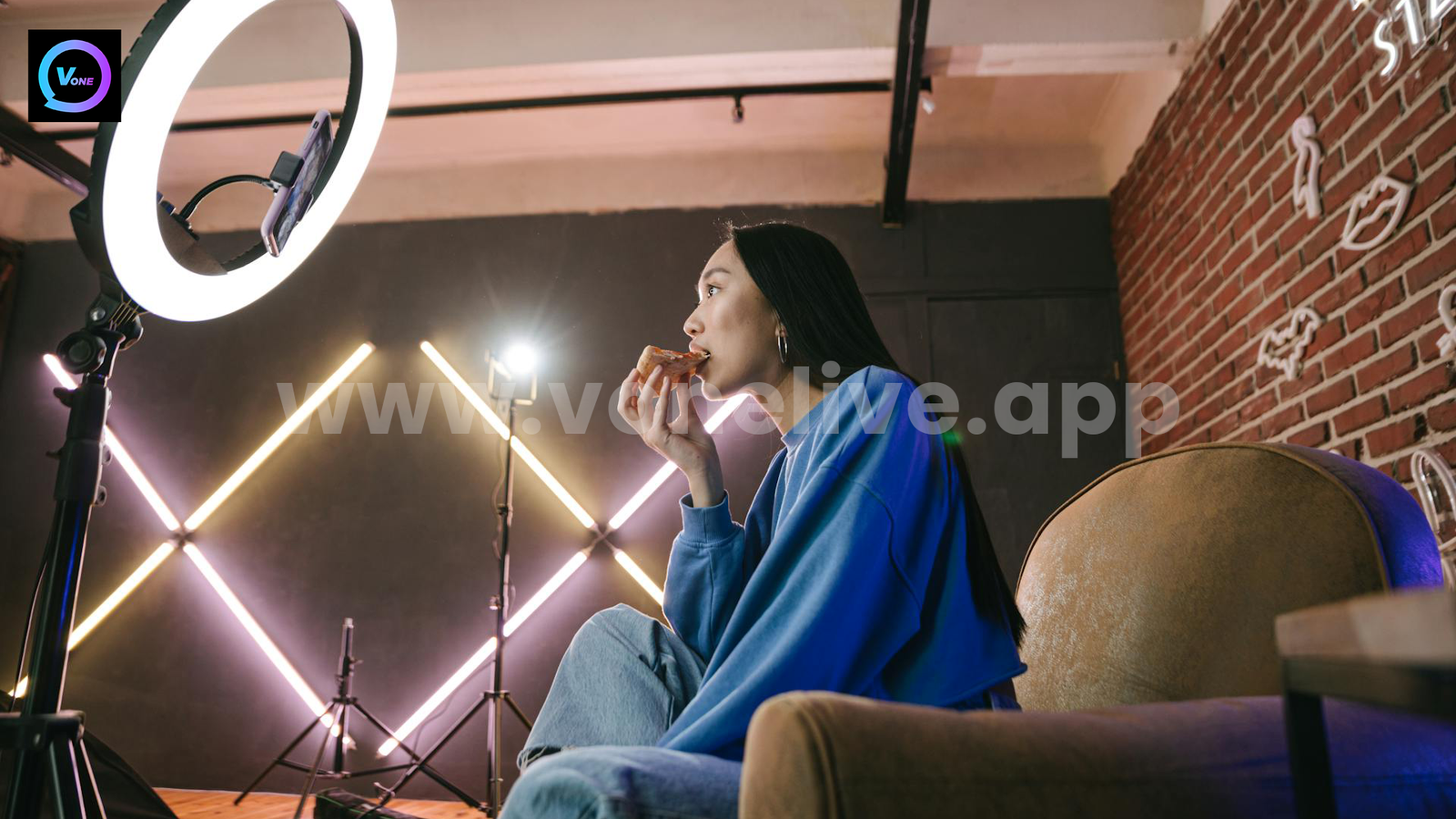 Why Vone Live Hosts Should Respect Audiences’ Time